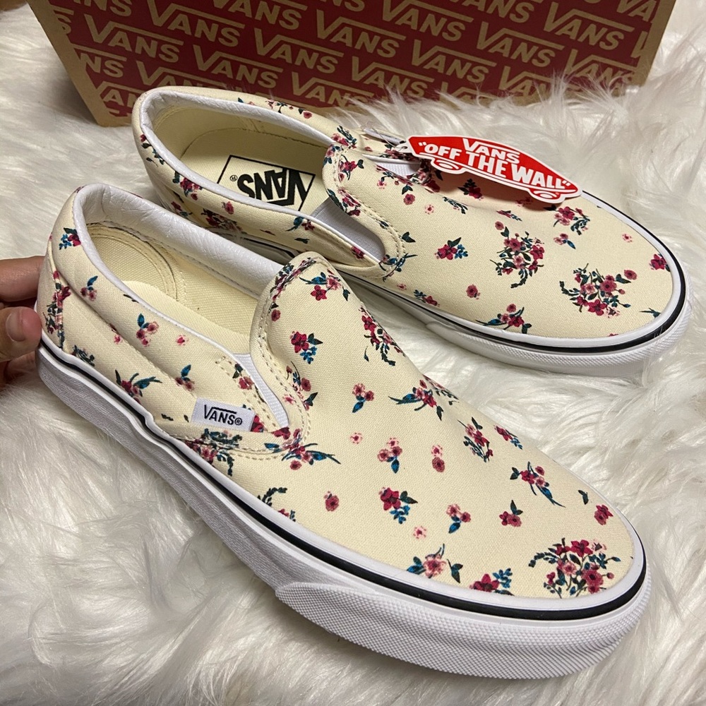 New in box Vans floral slip on shoes womens